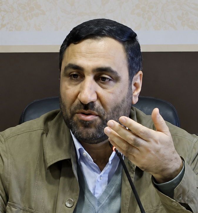 هادی ابراهیمی کیاپی: سقوطِ دلالِ خون؛ از کلاه‌های مضحکِ پهلوی تا آتشِ انتقامِ میناب!