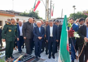 تجدید میثاق استاندار مازندران و مدیران اجرایی استان با آرمان‌های شهدا در آغاز هفته دولت