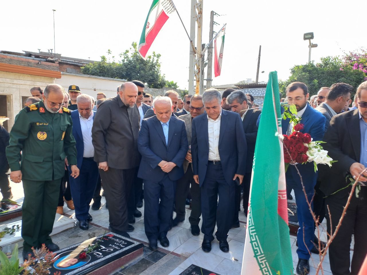 تجدید میثاق استاندار مازندران و مدیران اجرایی استان با آرمان‌های شهدا در آغاز هفته دولت